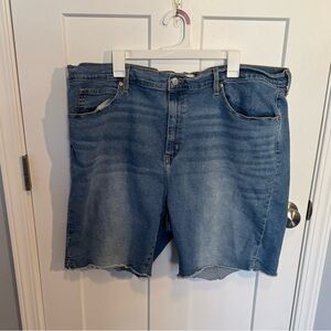 Women’s Plus 24W Levi High rise Bermuda shorts